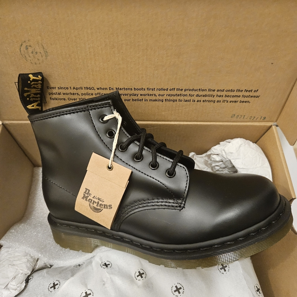 Dr. Martens Women’s Size 8